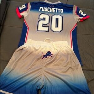 Outfit 
Pick up only 
Bensonhurst Brooklyn